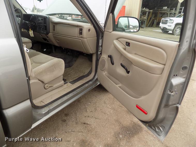 image for item FH9113 2006 Chevrolet Silverado 1500 pickup truck