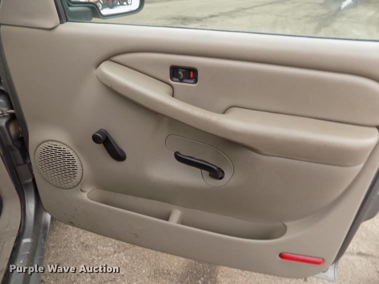 image for item FH9113 2006 Chevrolet Silverado 1500 pickup truck