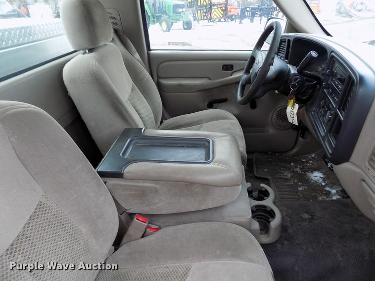 image for item FH9113 2006 Chevrolet Silverado 1500 pickup truck