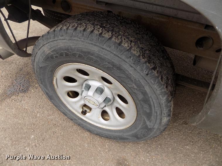 image for item FH9113 2006 Chevrolet Silverado 1500 pickup truck