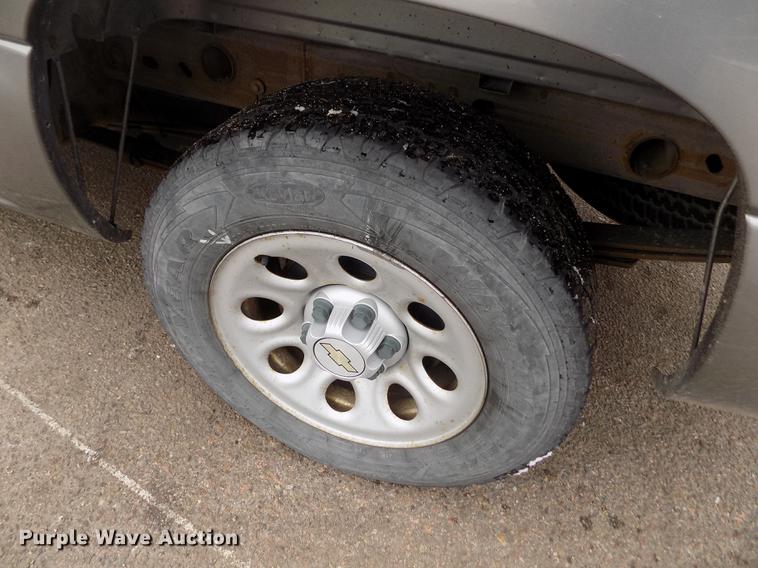 image for item FH9113 2006 Chevrolet Silverado 1500 pickup truck