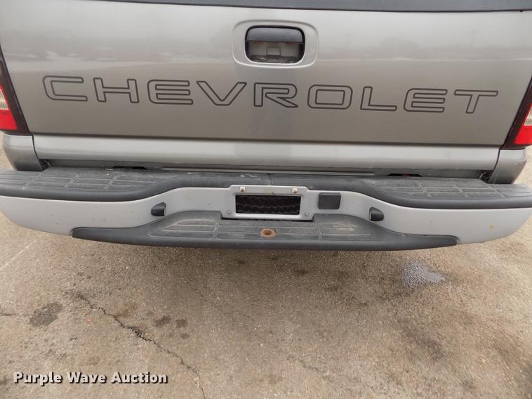 image for item FH9113 2006 Chevrolet Silverado 1500 pickup truck