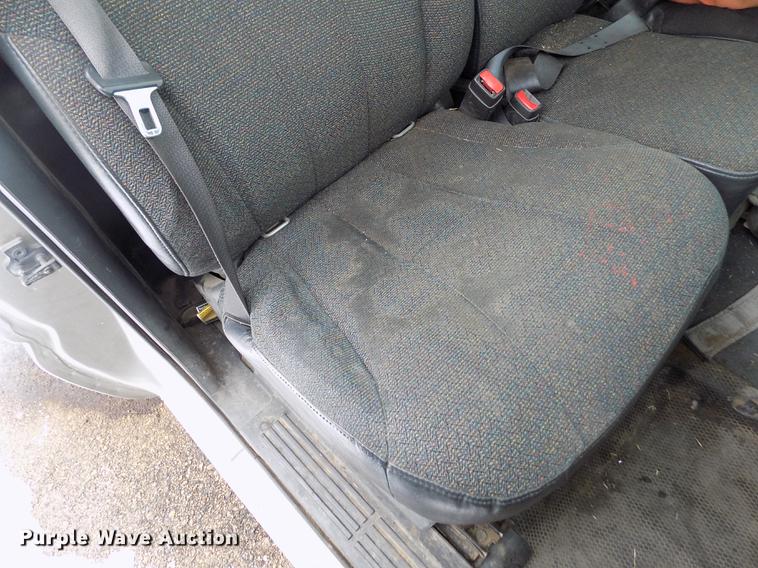 image for item FH9114 2002 Chevrolet Silverado 1500 pickup truck