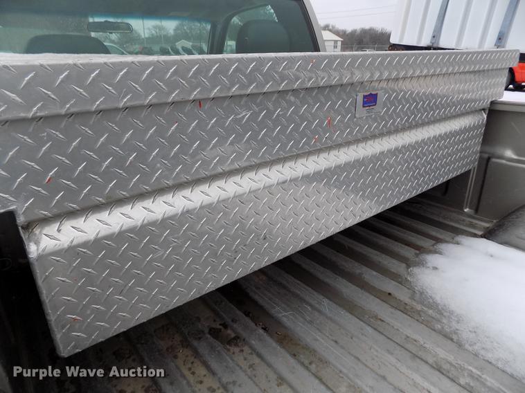 image for item FH9114 2002 Chevrolet Silverado 1500 pickup truck