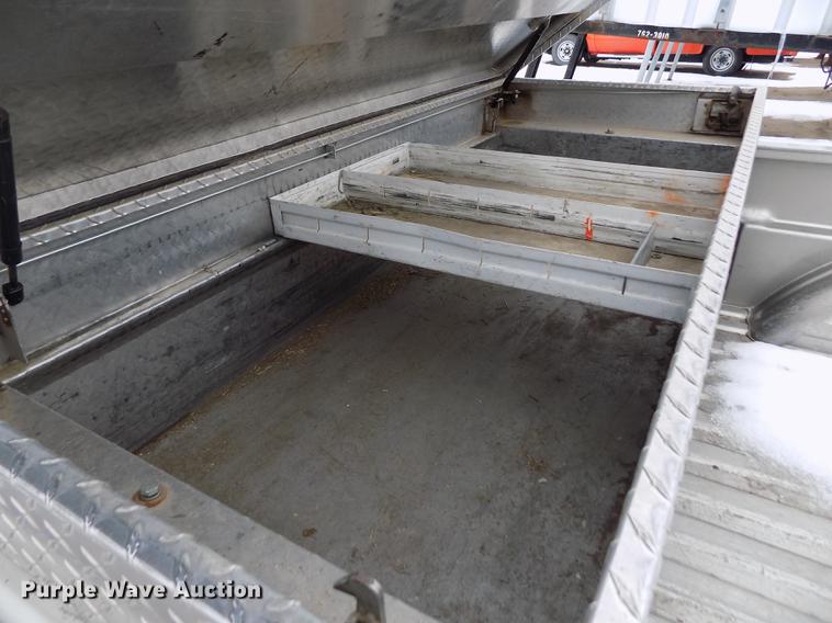 image for item FH9114 2002 Chevrolet Silverado 1500 pickup truck