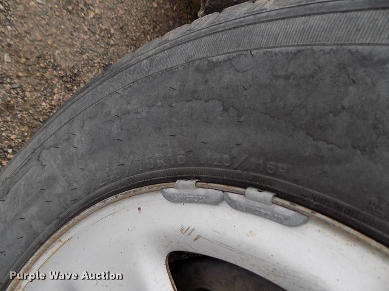 image for item FH9114 2002 Chevrolet Silverado 1500 pickup truck