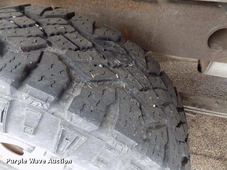 image for item FH9114 2002 Chevrolet Silverado 1500 pickup truck