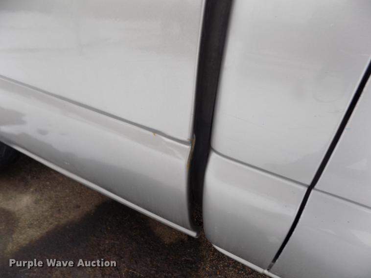 image for item FH9114 2002 Chevrolet Silverado 1500 pickup truck