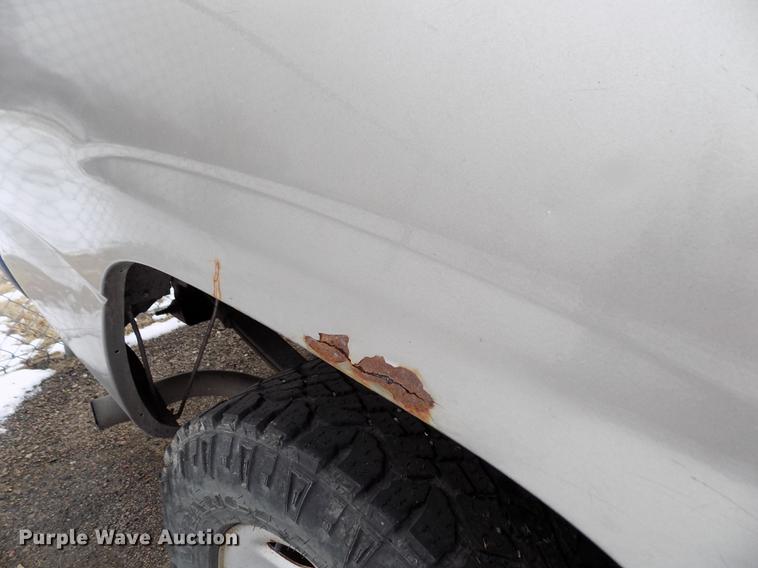 image for item FH9114 2002 Chevrolet Silverado 1500 pickup truck