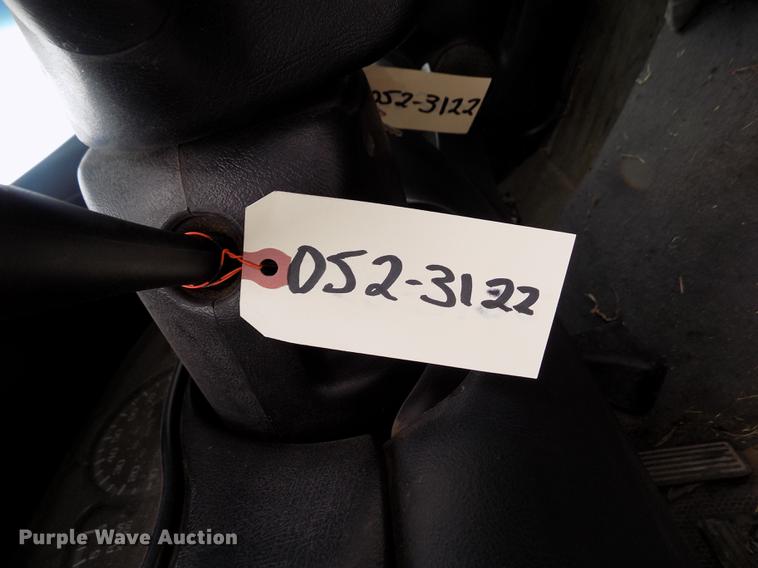 image for item FH9114 2002 Chevrolet Silverado 1500 pickup truck