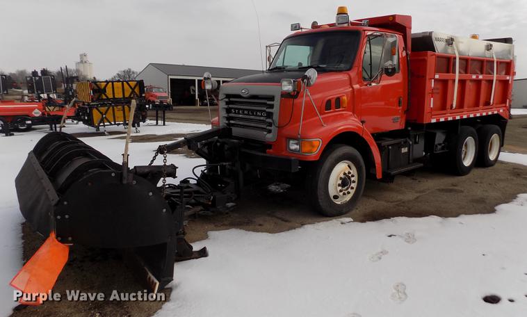 image for item FH9115 2001 Sterling LT7501 dump truck