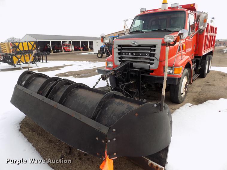 image for item FH9115 2001 Sterling LT7501 dump truck