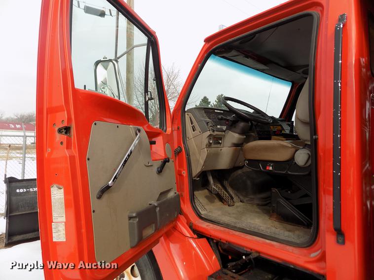 image for item FH9115 2001 Sterling LT7501 dump truck