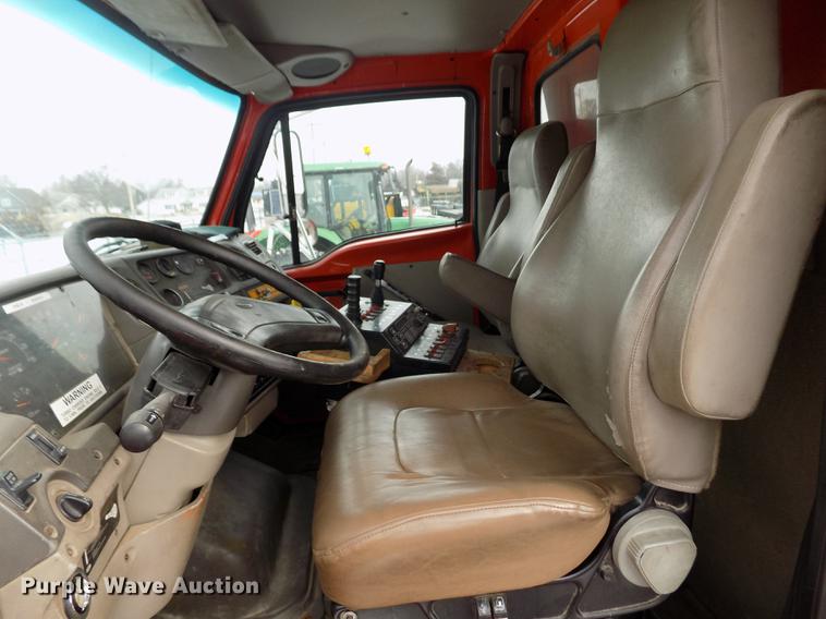 image for item FH9115 2001 Sterling LT7501 dump truck