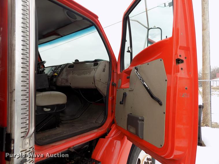 image for item FH9115 2001 Sterling LT7501 dump truck