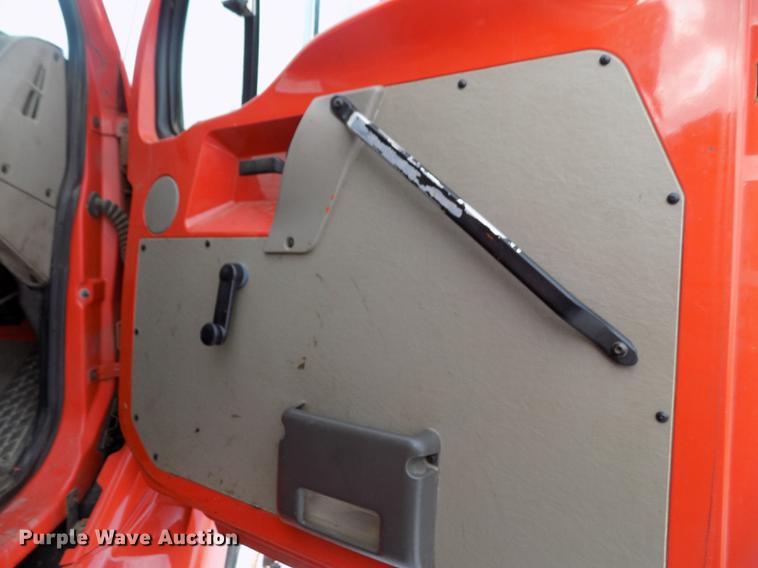 image for item FH9115 2001 Sterling LT7501 dump truck