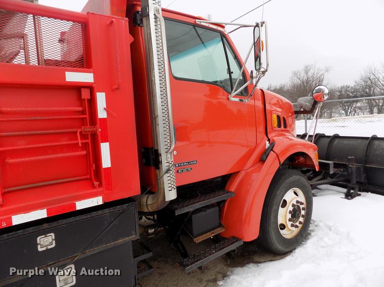 image for item FH9115 2001 Sterling LT7501 dump truck