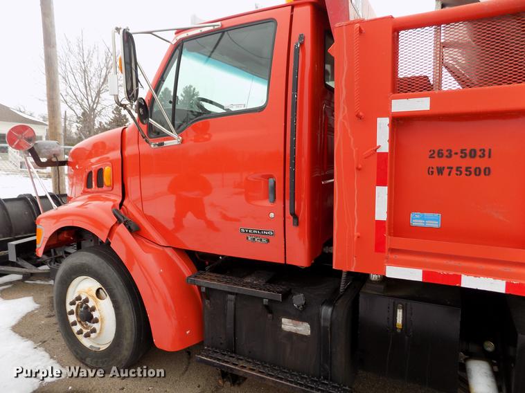 image for item FH9115 2001 Sterling LT7501 dump truck