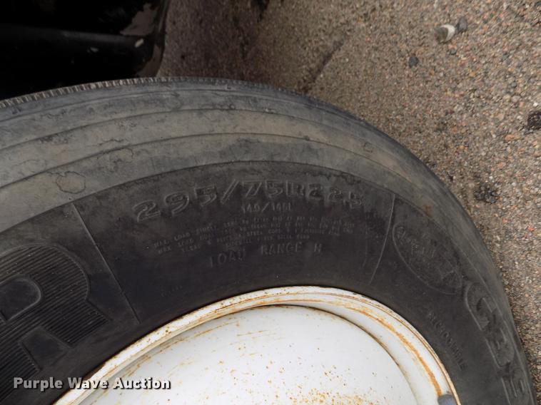 image for item FH9115 2001 Sterling LT7501 dump truck