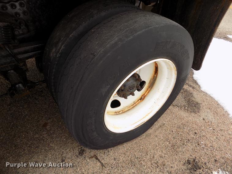 image for item FH9115 2001 Sterling LT7501 dump truck