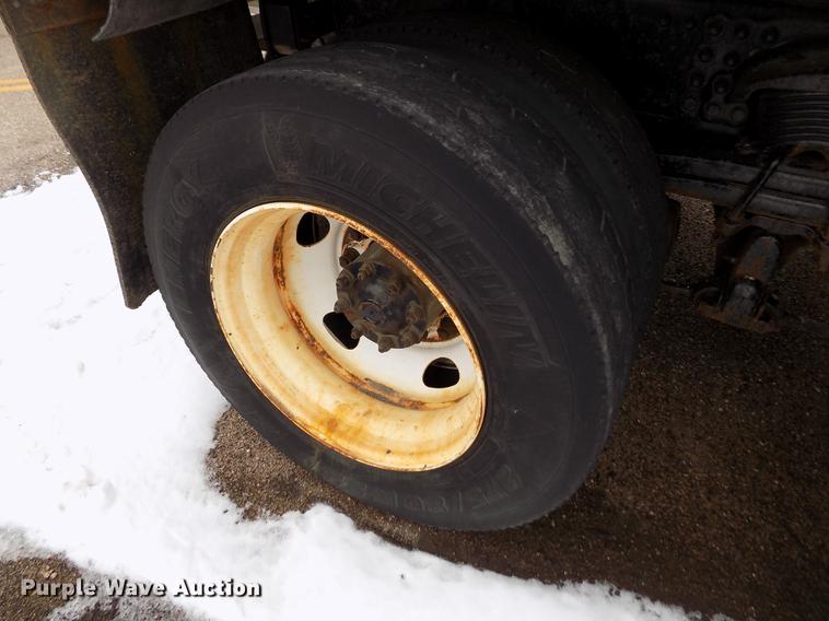 image for item FH9115 2001 Sterling LT7501 dump truck