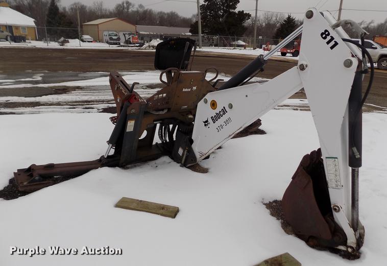 image for item FH9116 2001 Bobcat skid steer backhoe