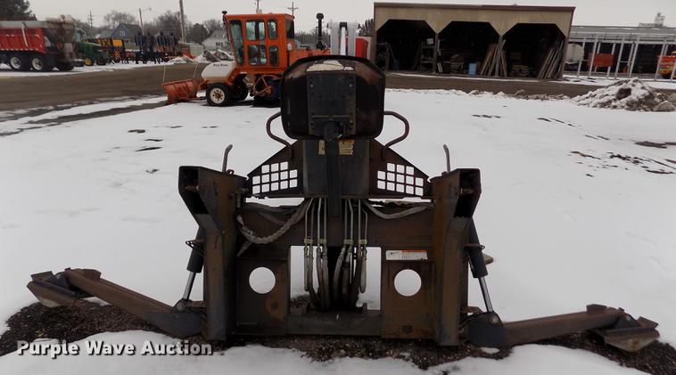 image for item FH9116 2001 Bobcat skid steer backhoe