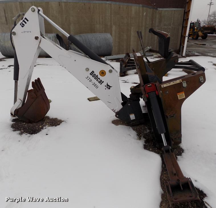 image for item FH9116 2001 Bobcat skid steer backhoe