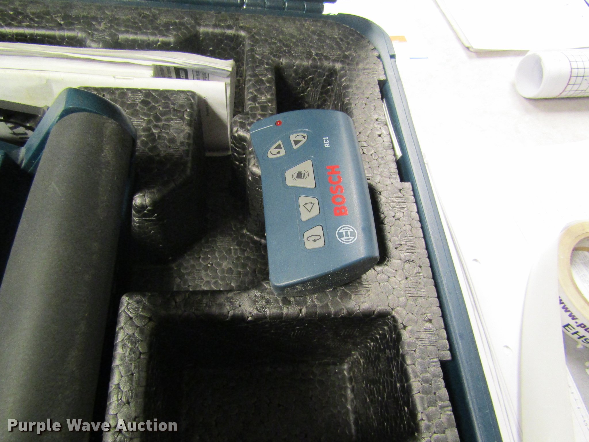 Bosch GRL250HV laser level in Hays, KS | Item EH9418 sold | Purple Wave