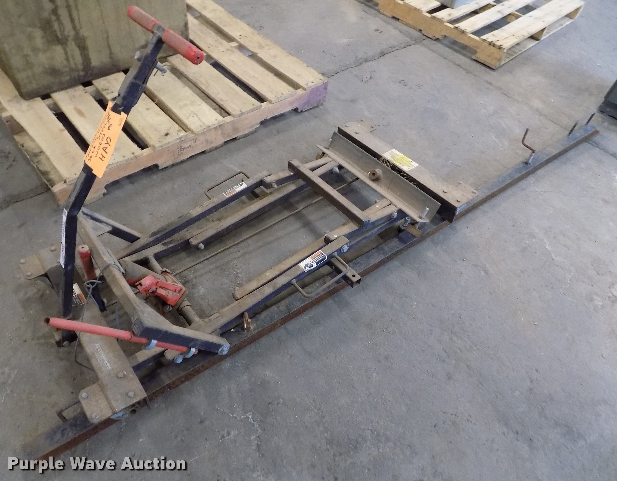 Snow plow jack in Norton, KS Item FH9126 sold Purple Wave