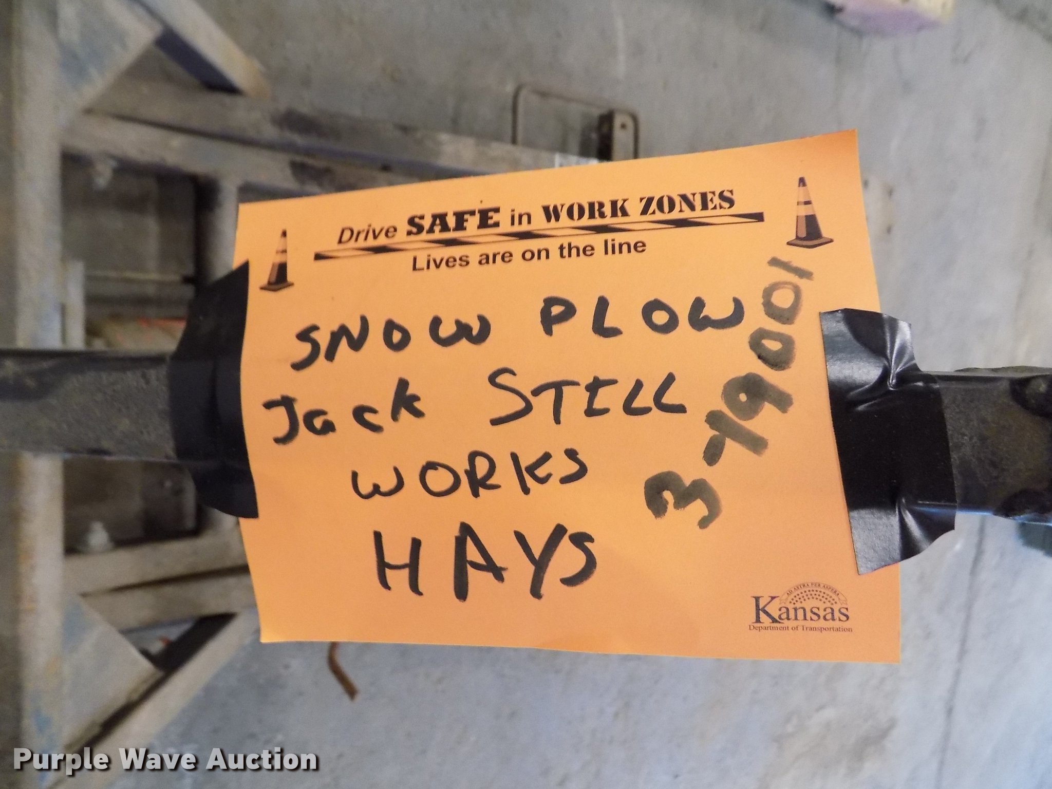 Snow plow jack in Norton, KS Item FH9126 sold Purple Wave