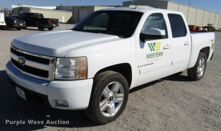 image for item DB6786 2008 Chevrolet Silverado 1500 Crew Cab pickup truck