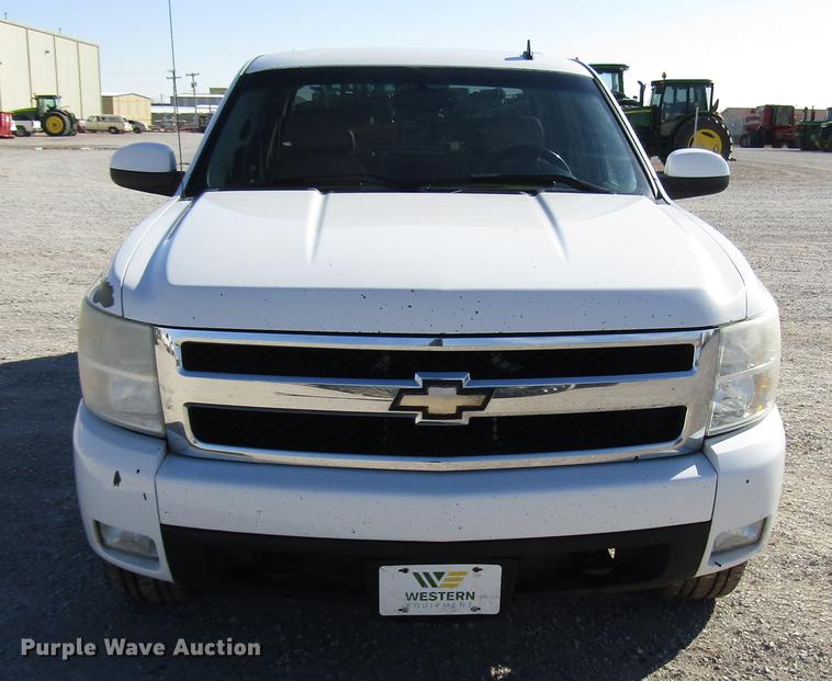 image for item DB6786 2008 Chevrolet Silverado 1500 Crew Cab pickup truck