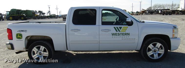 image for item DB6786 2008 Chevrolet Silverado 1500 Crew Cab pickup truck