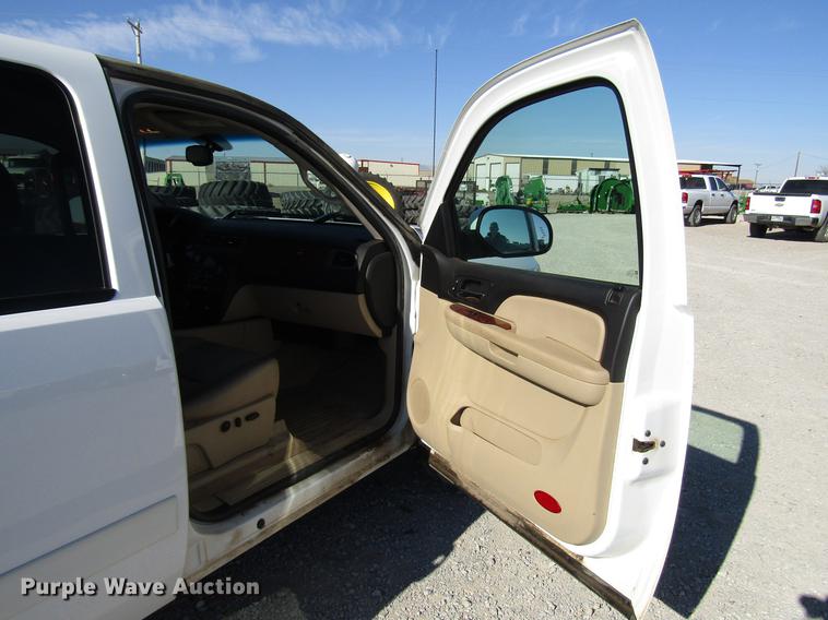 image for item DB6786 2008 Chevrolet Silverado 1500 Crew Cab pickup truck