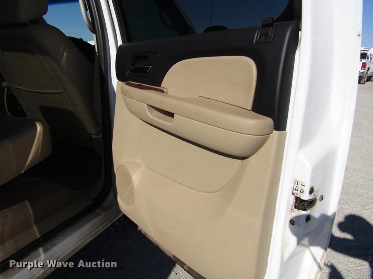 image for item DB6786 2008 Chevrolet Silverado 1500 Crew Cab pickup truck