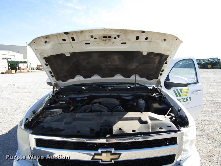 image for item DB6786 2008 Chevrolet Silverado 1500 Crew Cab pickup truck