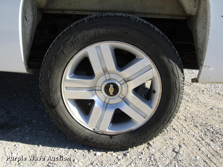 image for item DB6786 2008 Chevrolet Silverado 1500 Crew Cab pickup truck