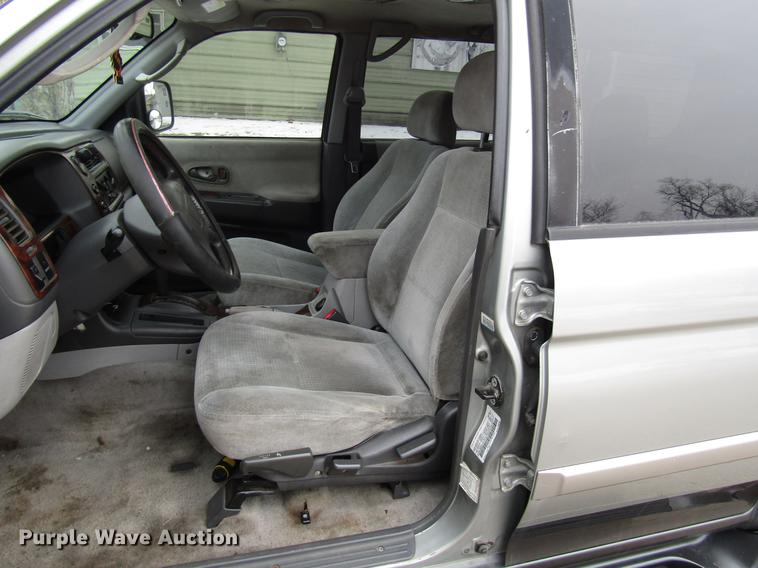 image for item DB6805 2000 Mitsubishi Montero SUV