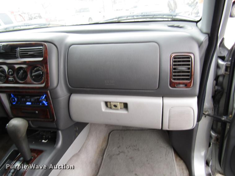 image for item DB6805 2000 Mitsubishi Montero SUV