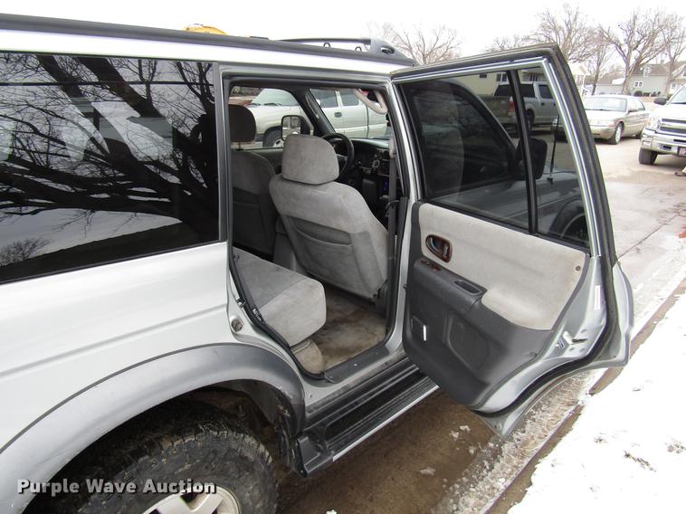 image for item DB6805 2000 Mitsubishi Montero SUV