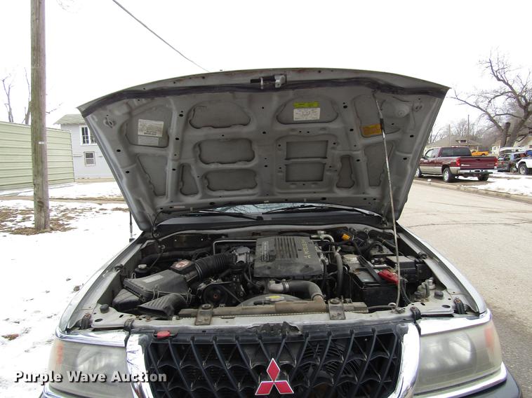 image for item DB6805 2000 Mitsubishi Montero SUV