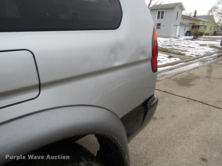 image for item DB6805 2000 Mitsubishi Montero SUV