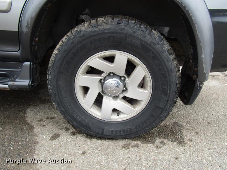 image for item DB6805 2000 Mitsubishi Montero SUV