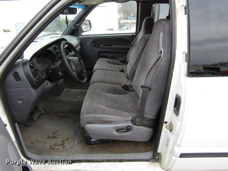 image for item DB6806 2001 Dodge Ram 1500 Quad Cab pickup truck