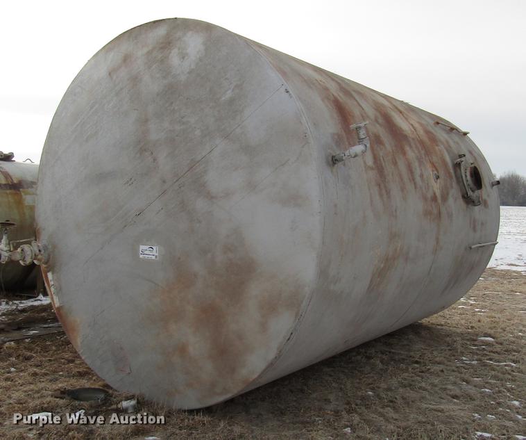 image for item DB6818 Oil tank