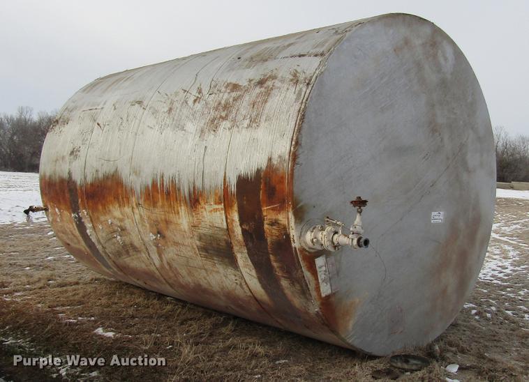 image for item DB6818 Oil tank