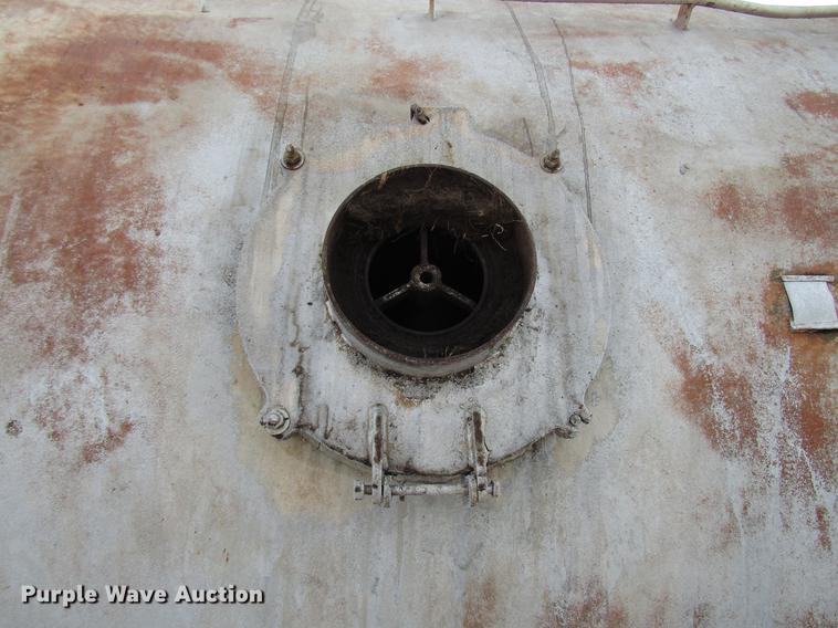 image for item DB6818 Oil tank