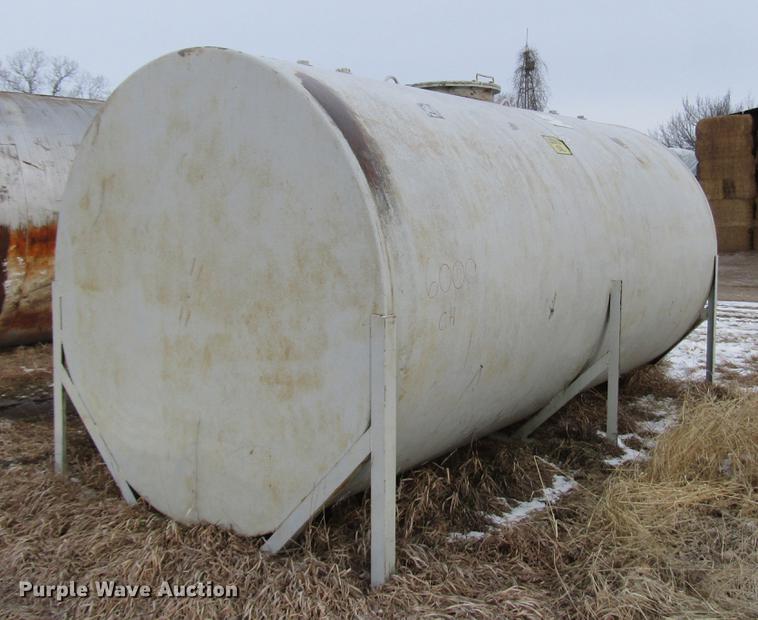 image for item DB6820 Oil tank