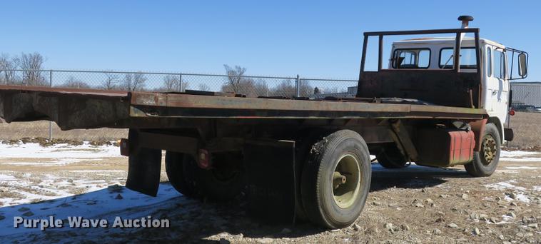 image for item DB8878 1981 Mack MS200 dump flatbed truck